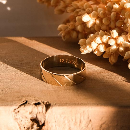 Elri Diamonds & Jewellery gallery image