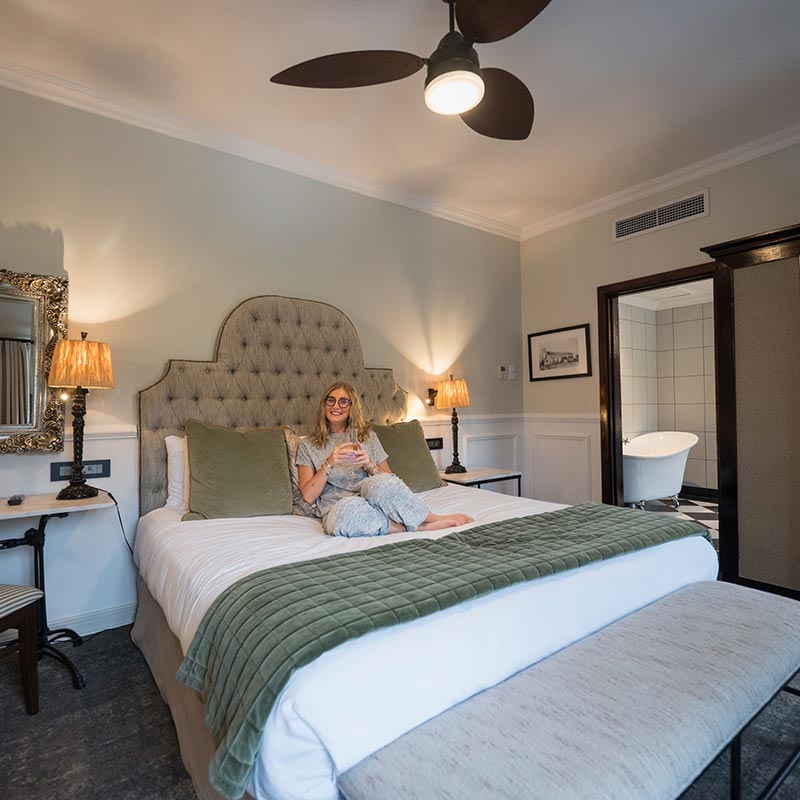 ANEW Hotel Hilton gallery image