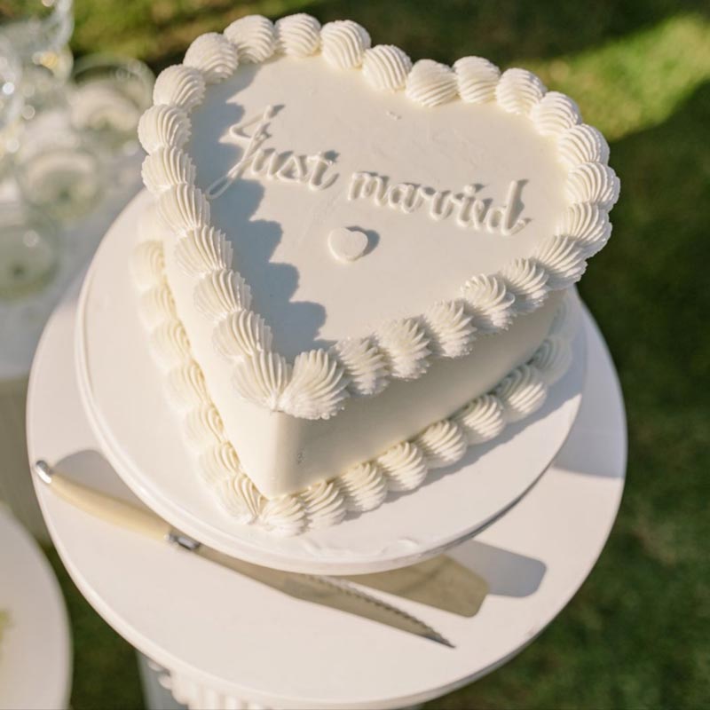 Ellas Cakes and Sugar Art gallery image